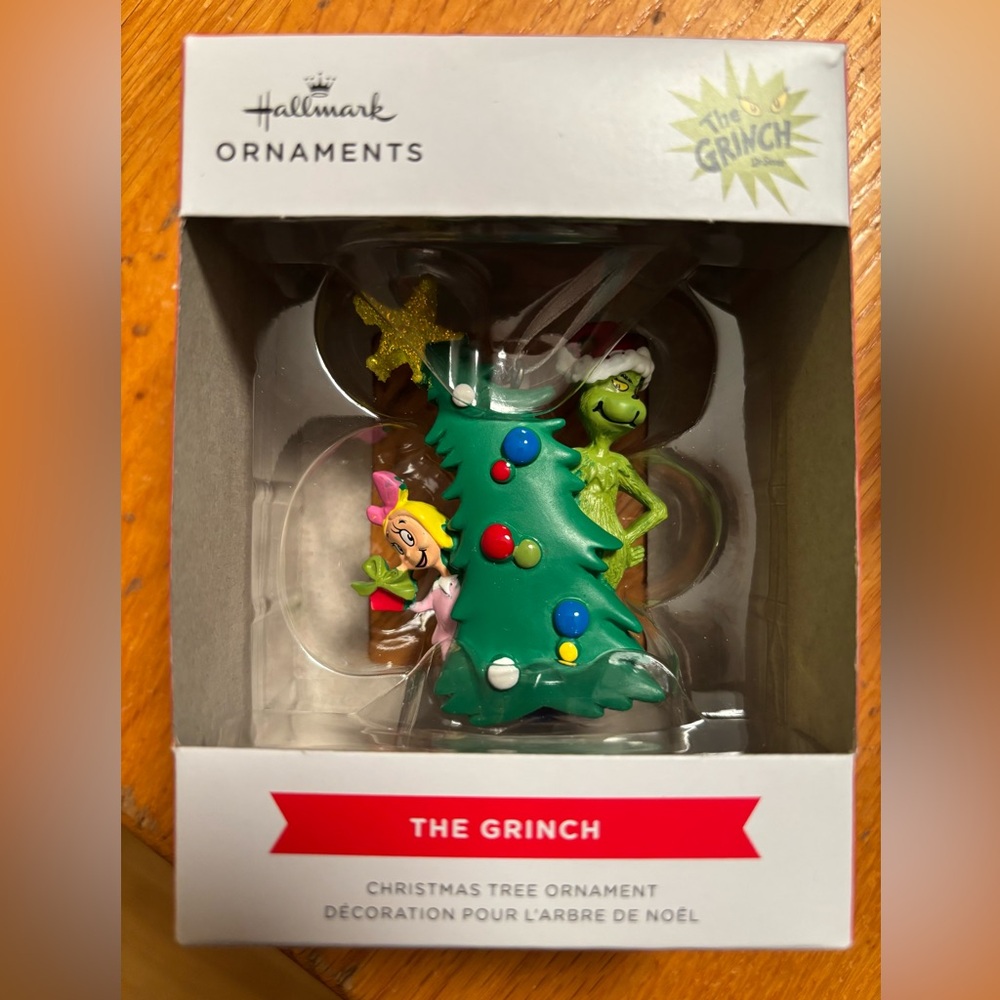 NEW Hallmark The Grinch Christmas Tree Ornament